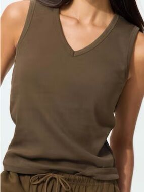 Uniqlo V-Neck Top Size S Brown Built In Bra